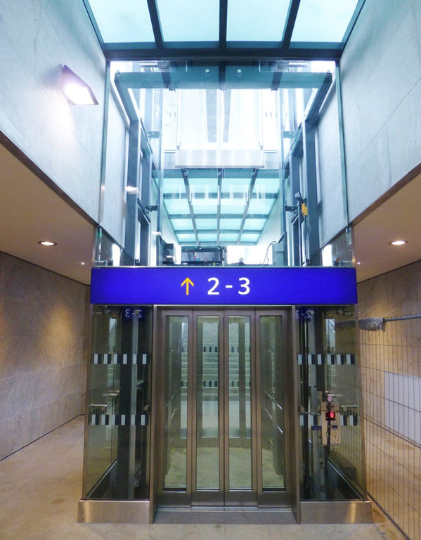 Bahnhof6Lift.jpg