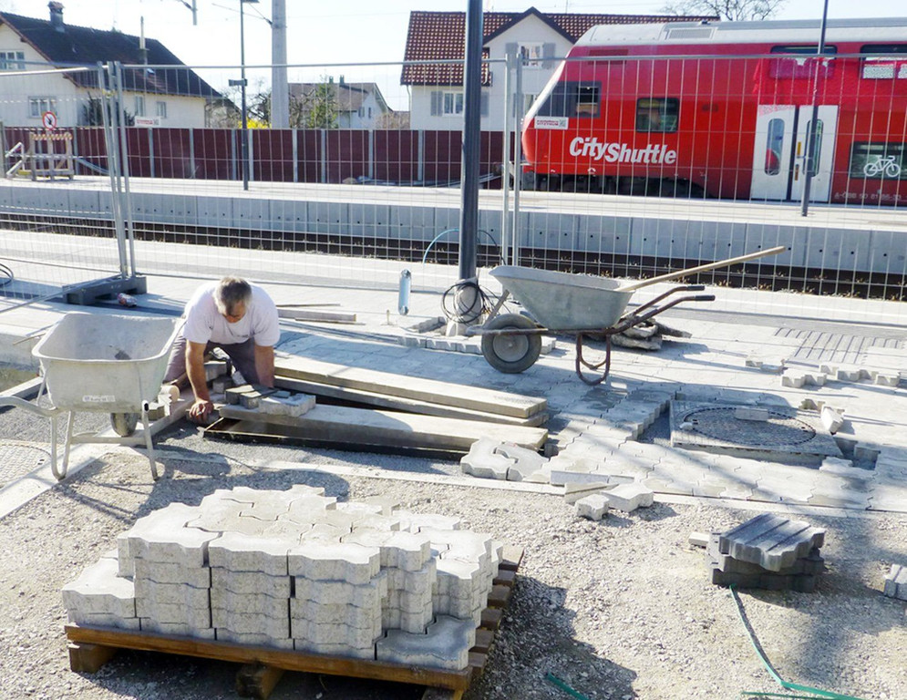 Bahnhof8pflastern.jpg