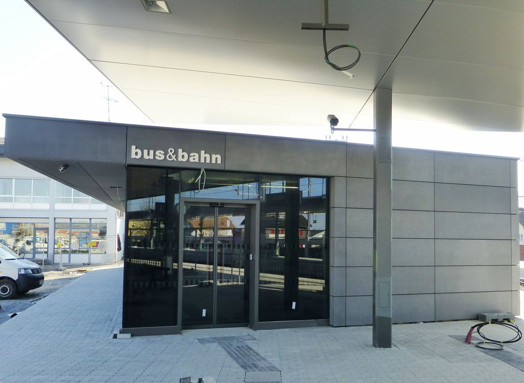 Bahnhof12Geb__ude.jpg