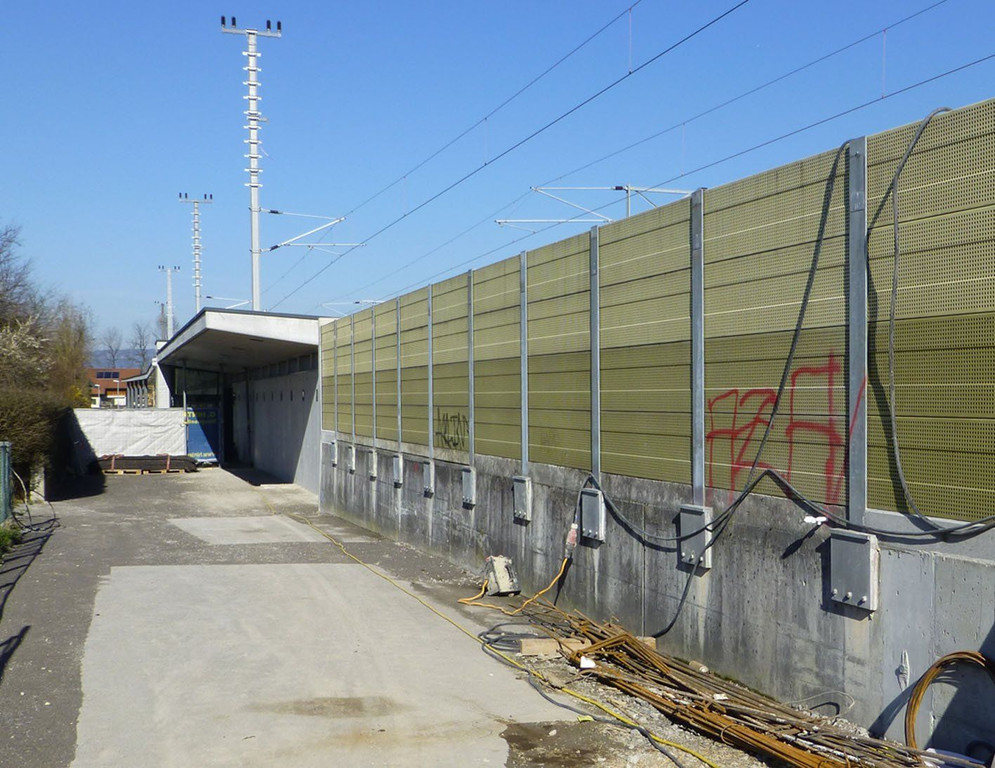 Bahnhof15Schutzwand.jpg