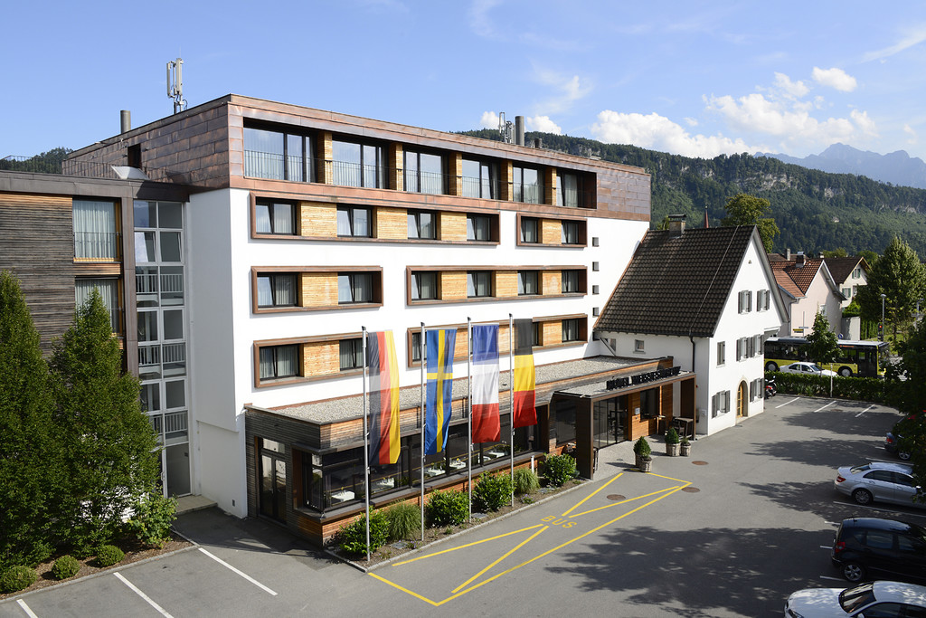 Hotel Weisses Kreuz.jpg