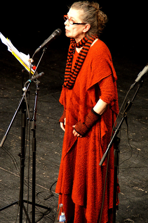 D Bettina Wegner mit Sind so kleine H__nde.JPG