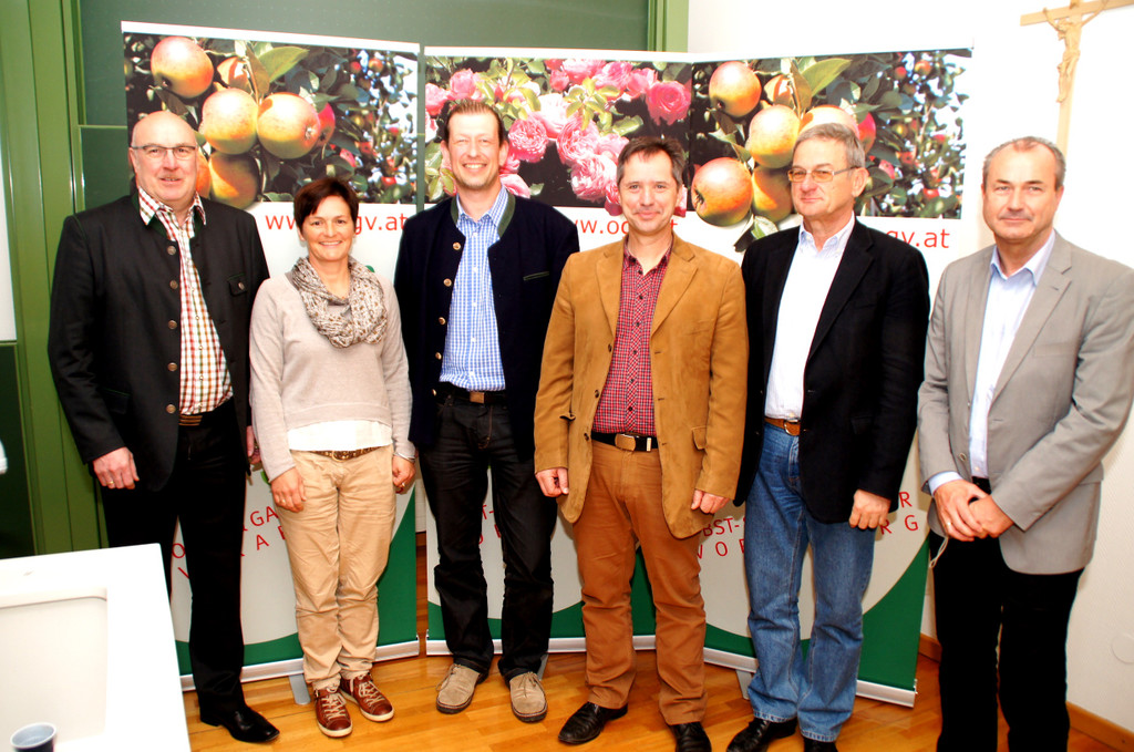 27 Die Refernten umringt vom Vorstand des OGV.JPG