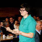 10 Julia Konzett dirigiert die H__nschenklein-Gruppe.JPG