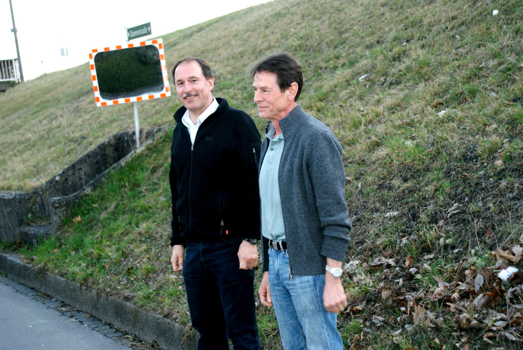 Dietmar Haller mit einem Anrainer.JPG