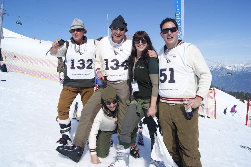 Gute_Stimmung_am_Start_der_Jaeger_Ski_WM.JPG