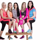 Fünf Frauen im neuen Outfit