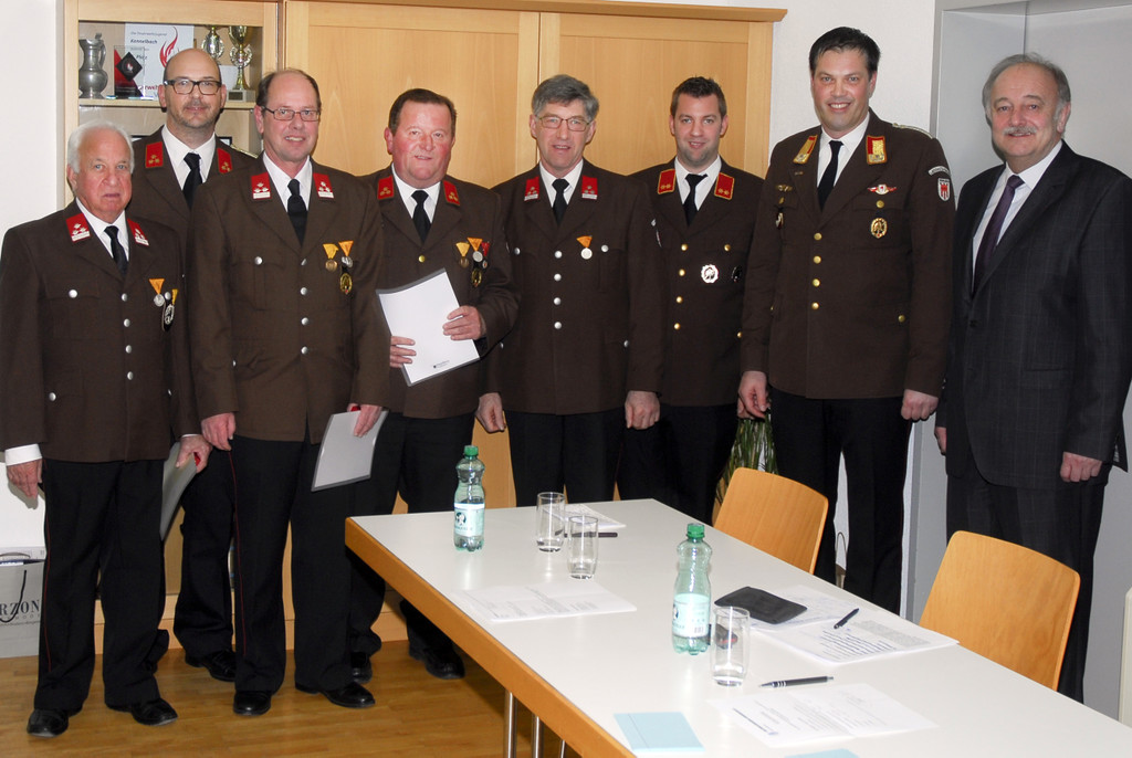 Feuerwehr Ehrungen Kennelbach.jpg