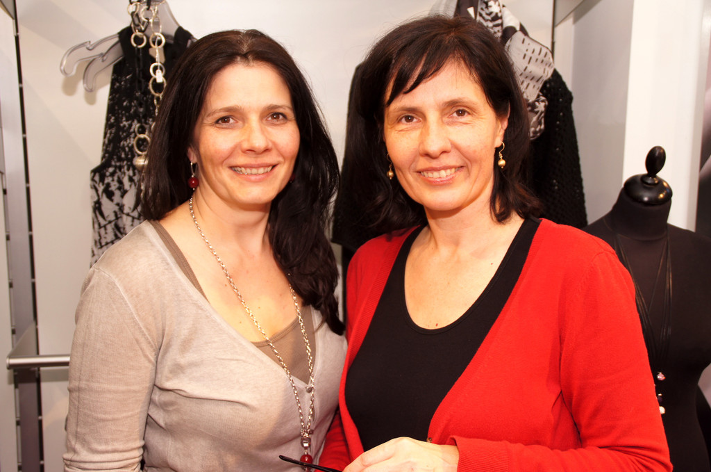 15 Karin und Andrea vom __sa Schmuck aus Egg.JPG