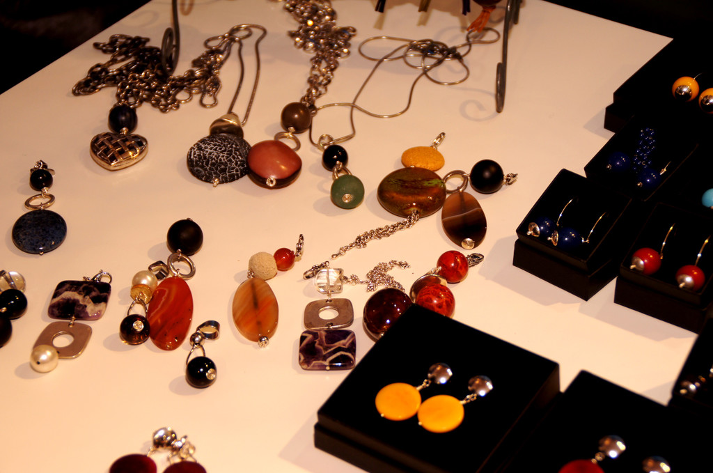 23 Sch__ner Modeschmuck aus Egg.JPG