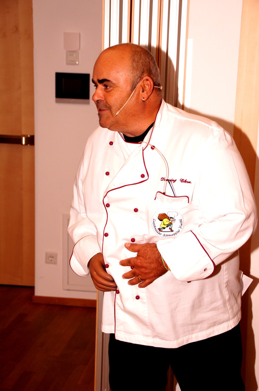 Elmar Deuring k__ndigte die Men__-G__nge an.JPG