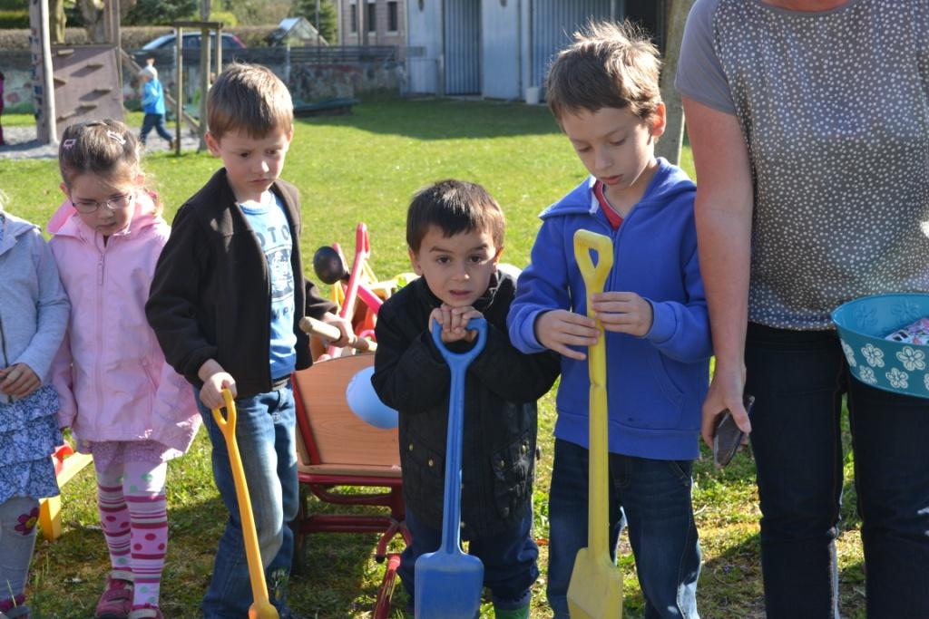 DSC_0008 Nach fachm__nnischer Begutachtung kann die Arbeit beginnen.JPG