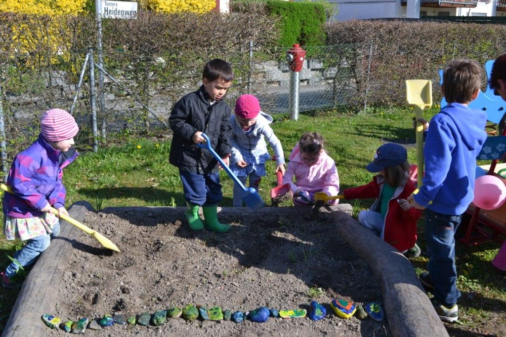 DSC_0025 Die flei__igen G__rtner bei der Arbeit.JPG