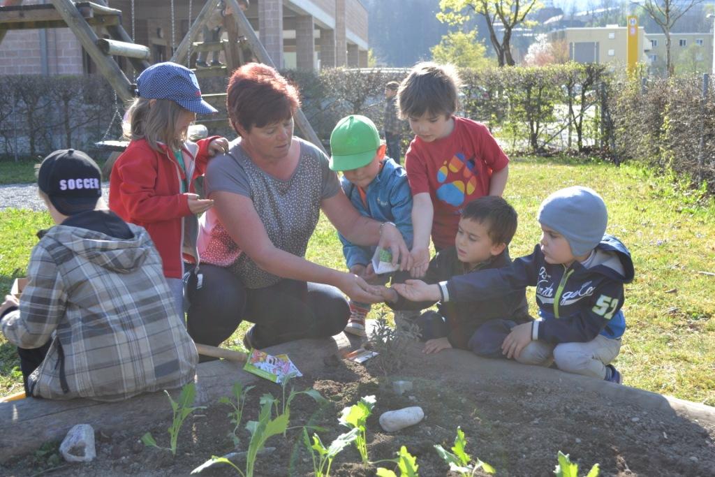 DSC_0073 Die flei__igen G__rtner bei der Arbeit.JPG