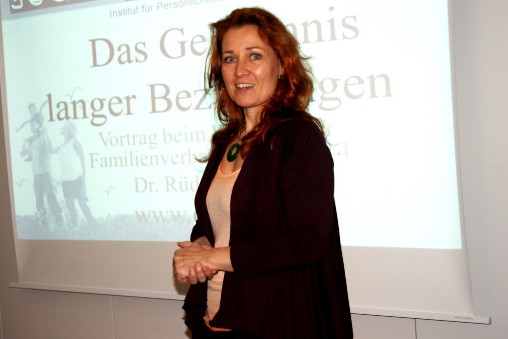 21 Bettina Schmalz begr__te die G__ste im Namen des Familienverbandes Lustenau.JPG