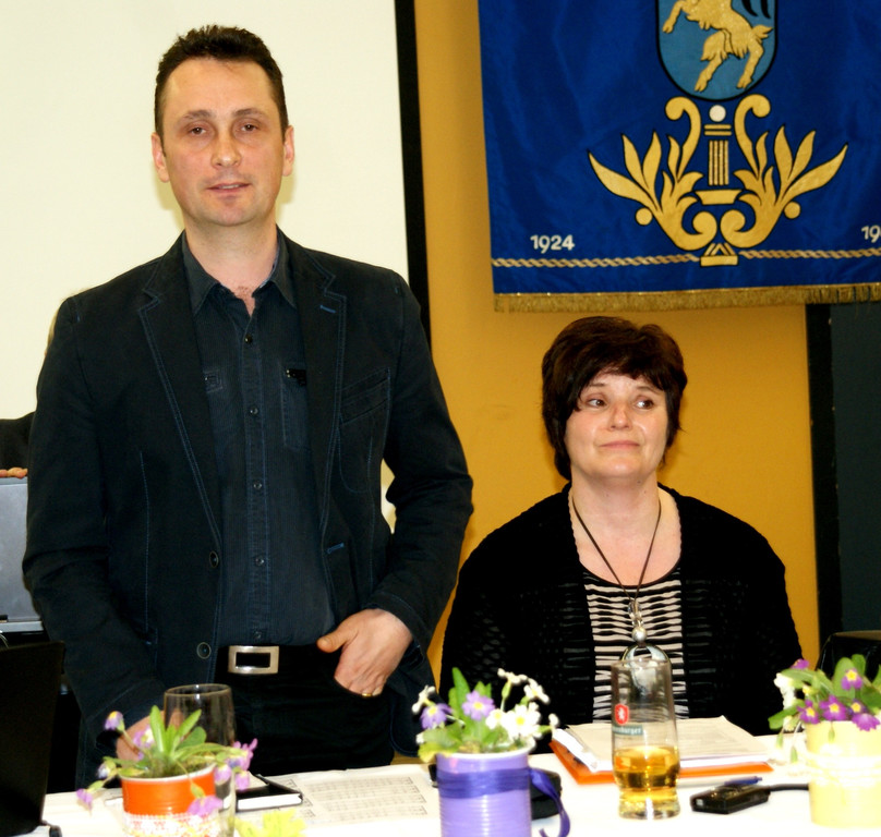 094 Mihai Alexa _Chorleiter_ und Erni Verhounig.JPG