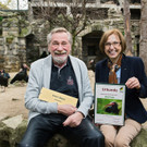 Peter Rapp übernimmt Patenschaft für Waldrappe im Tiergarten Schönbrunn