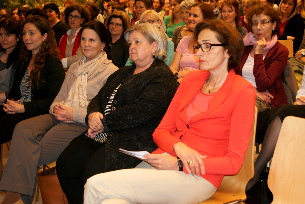 27 LR Bernadette Mennel_ BSI Maria Kolbitsch-Rigger_ LSI Karin Engstler.JPG
