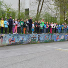 DSC_0028  Die 3a- und 4a-Klasse nach erfolgreicher Lese-Schnitzeljagd.JPG