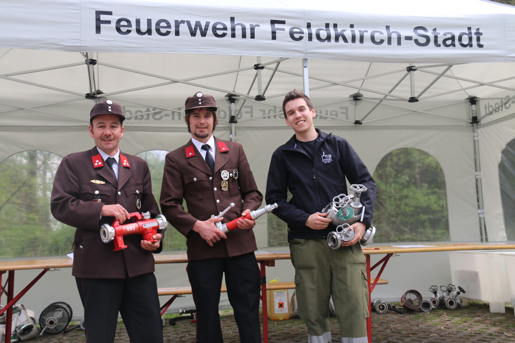 IMG_4225_Karl Schmid_ Manuel Gohm und Simon Gallaun bei der L__schwasserf__rderung - Station H.JPG