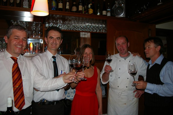 mini-bea_Weindegustation_Stern_Satteins_April2010 060_jpg-1271098739