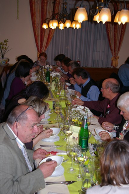 mini-bea_Weindegustation_Stern_Satteins_April2010 077_jpg-1271098759