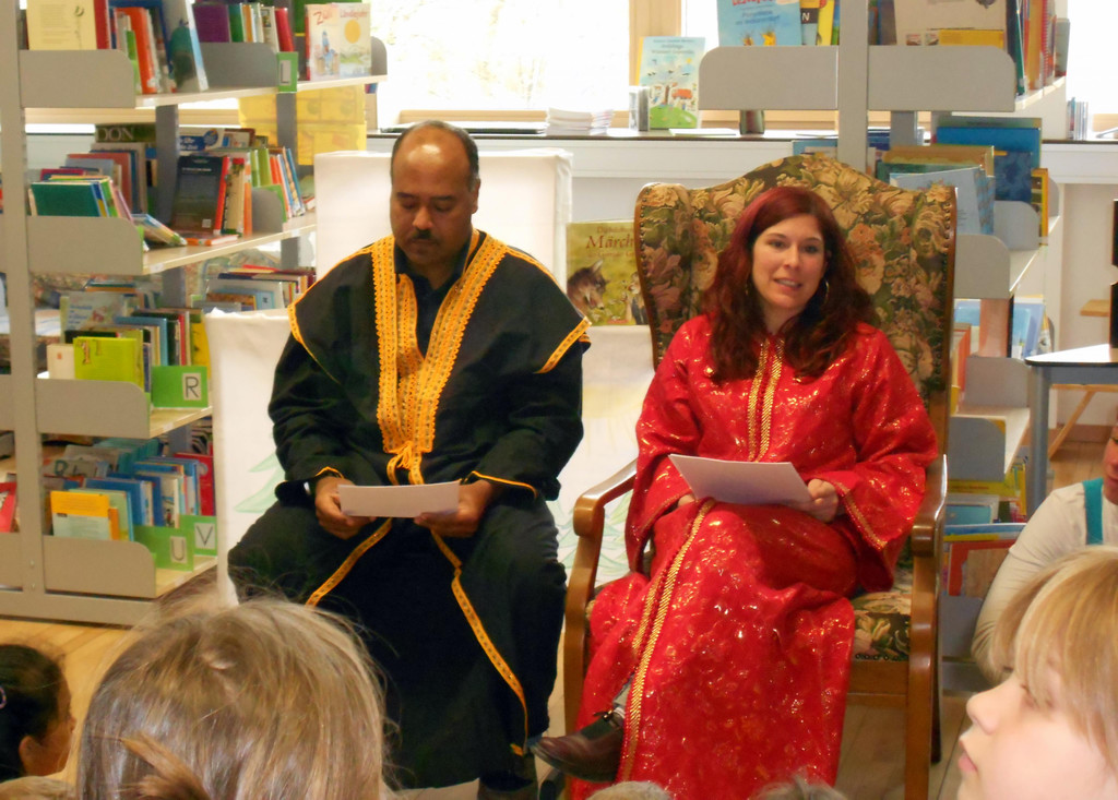 12 Stunden am St__ck mehrsprachige M__rchen_ der lange Tag der 1001 M__rchen M__rz 2012.JPG