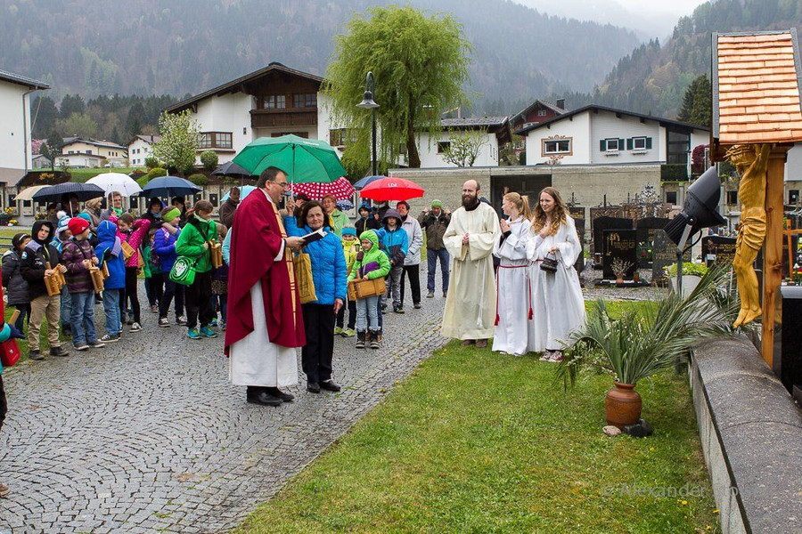 20140418_Friedhofskreuz_003.jpg
