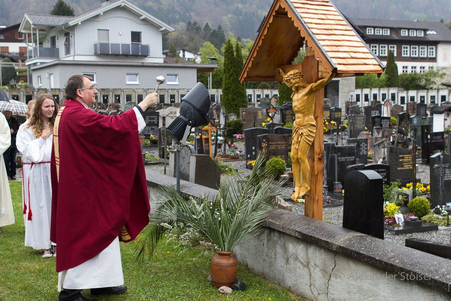 20140418_Friedhofskreuz_005.jpg