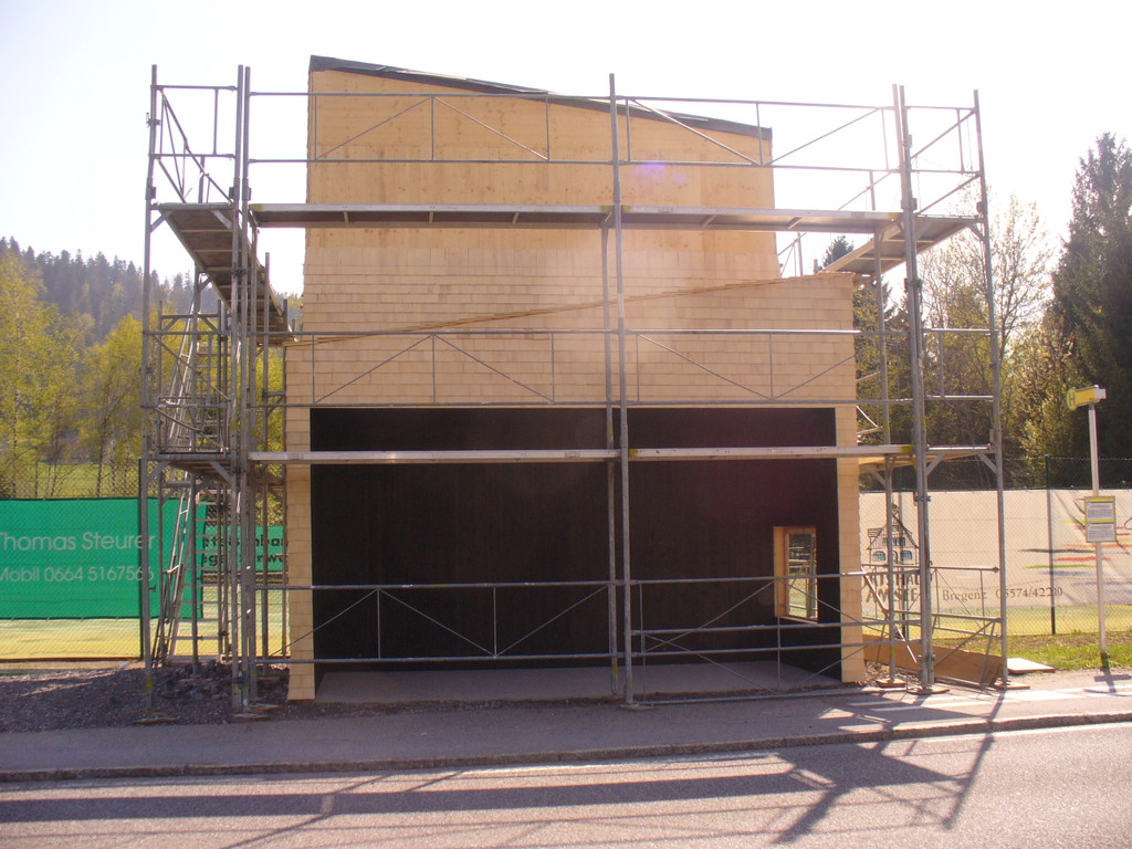 busstop3.JPG