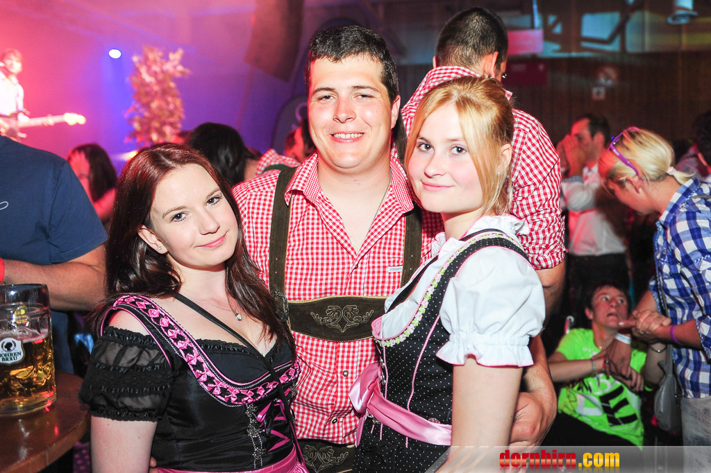 13610387.jpg