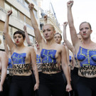 Nackter Femen-Protest gegen Front National in Frankreich
