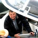 29 Sven Kolb mit seinem Segelflieger Antares.JPG