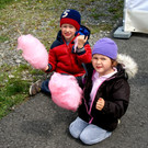 47 Maximilian _5__ Katharina _3_ beim Zuckerwatte-Vergn__gen.JPG