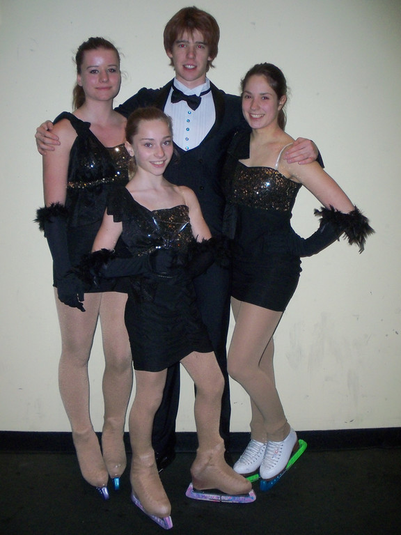 Michaela Millinger_ Sandra Lagger_ Mario-Rafael Ionian und Lea Schmoll.JPG