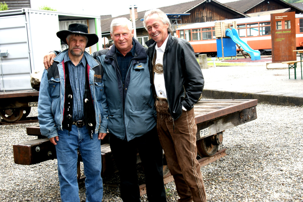 # Titelbild _47_ Karlheinz_ Herbert und Wilfried genossen den Tag_ trotz Regen.JPG