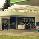 Geldtransporter macht Tankstopp