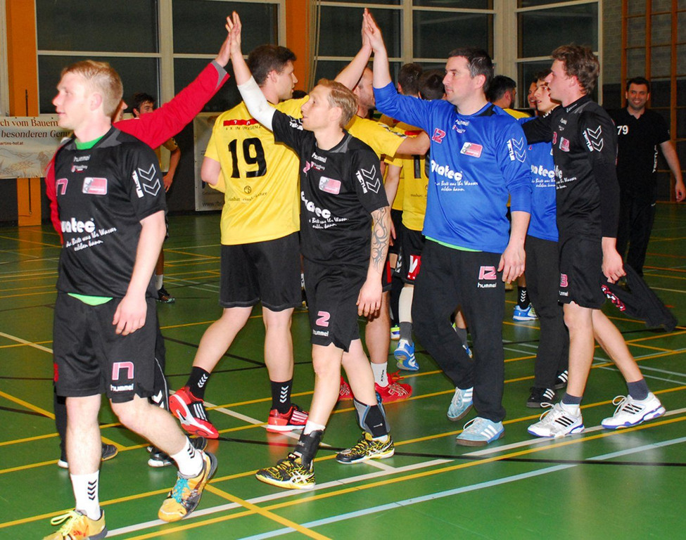 Handball10c.jpg