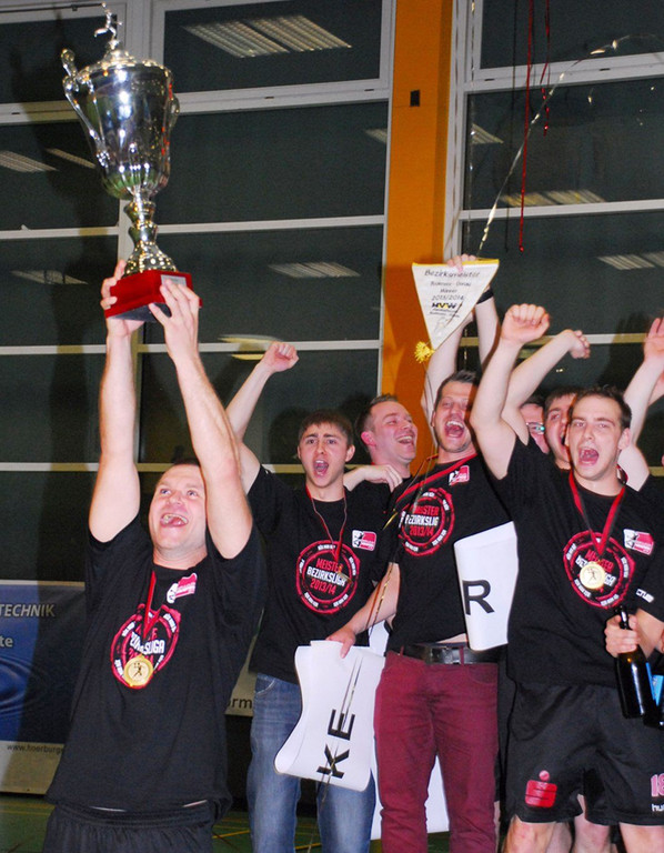 Handball12cPokal.jpg