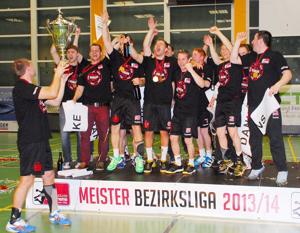 Handball12g.jpg