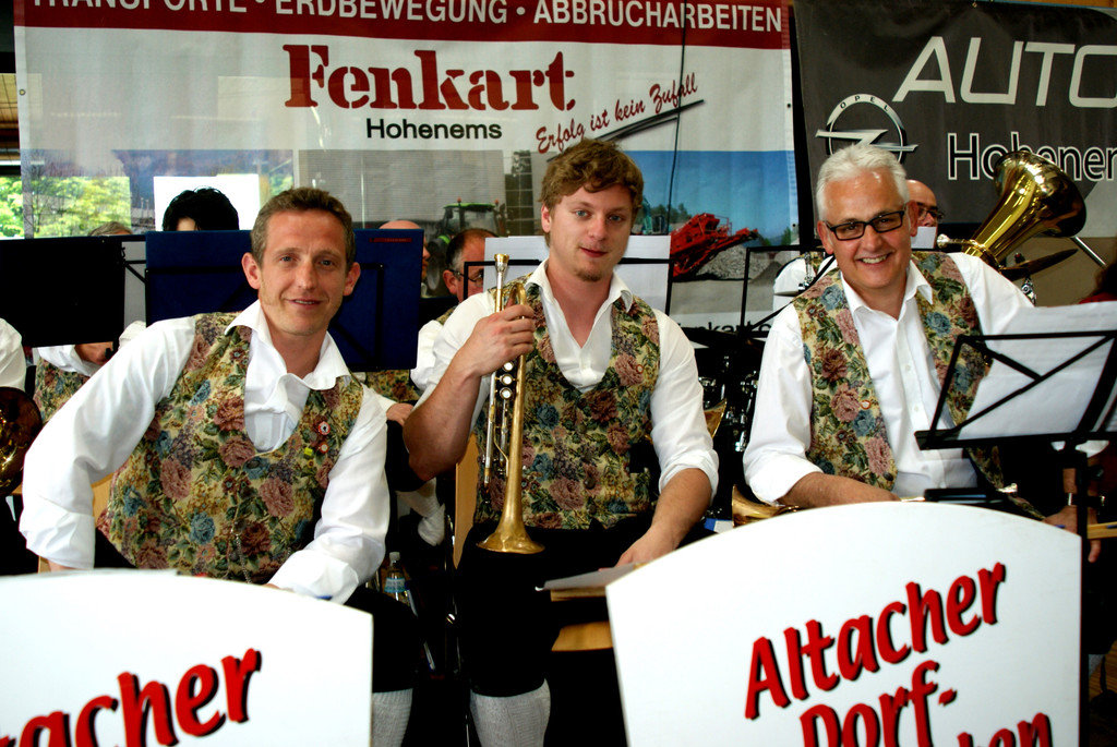 e80 Die Altacher Dorfmusikanten.JPG
