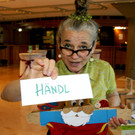 02 Elke Riedmann empfing die G__ste mit Mundart-Worten zum Erraten.JPG