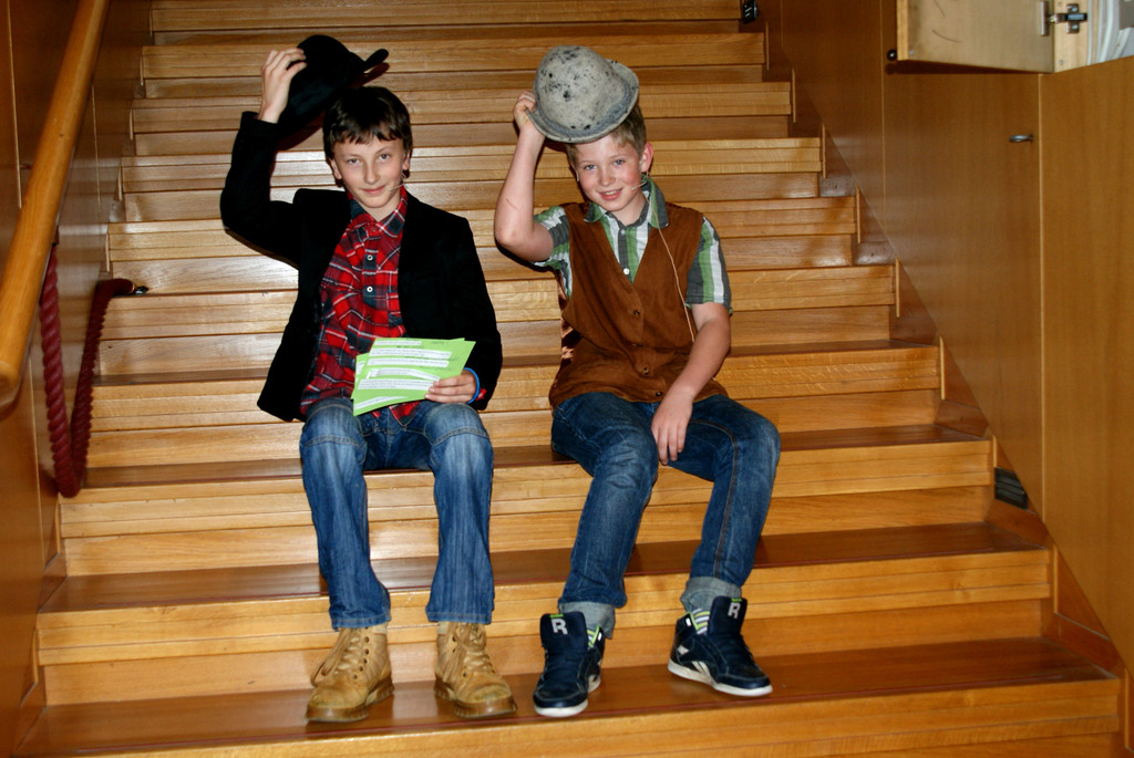 15 Konstantin und Jonas_ zwei Profi-Moderatoren.JPG