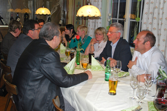 Geb__hrender Ausklang bei k__stlichem Essen_jpg-1271406117