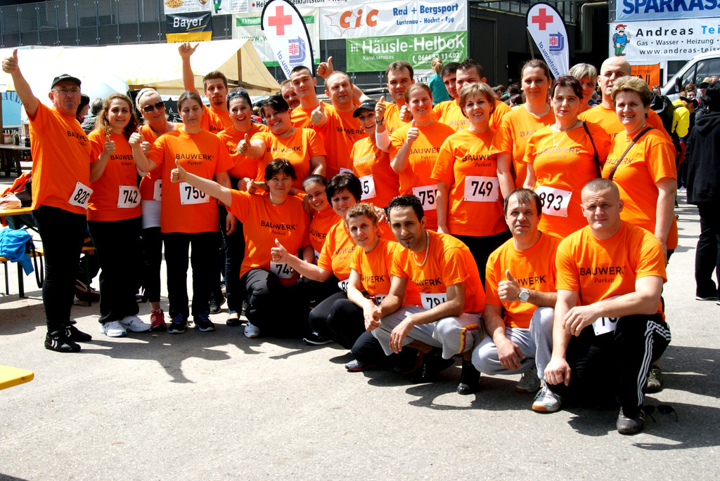 78 Die Bauwerktruppe Ein Hoch dem Sport_.JPG