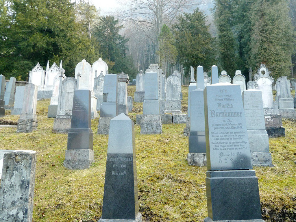 Emsiana9Friedhof.jpg