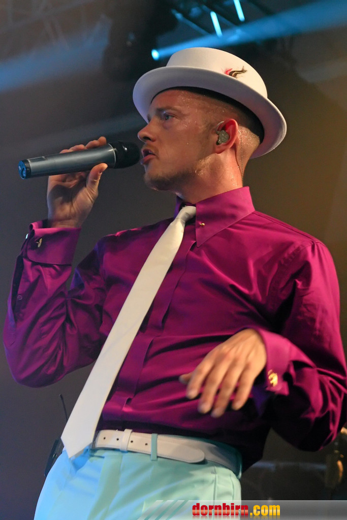 5984804.jpg