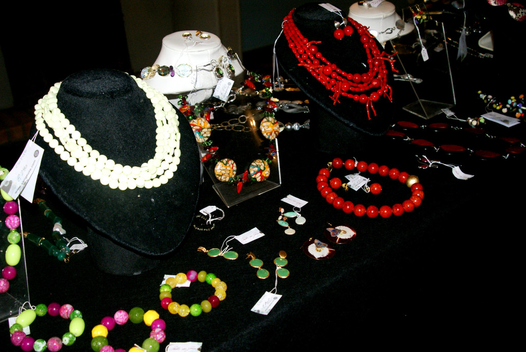 a 059 Schmuck- ausstellung im Palast.JPG