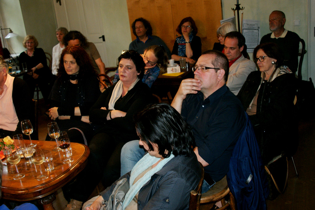 Kaffeehaus-Atmosph__re im Kitzinger.JPG