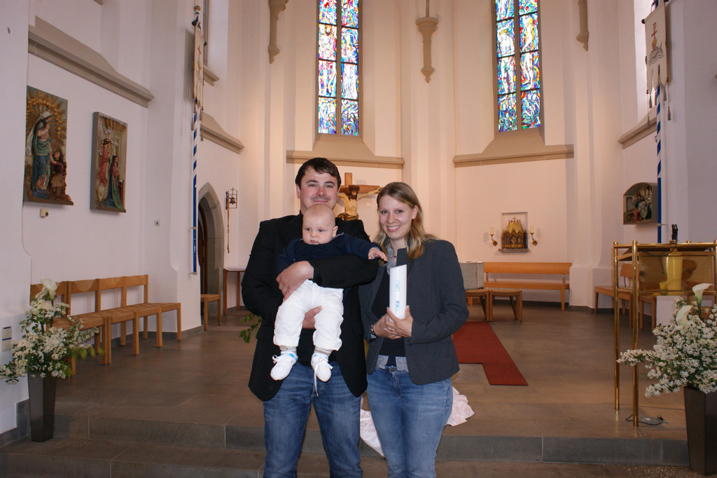 Mutter_Vater mit Robin.JPG